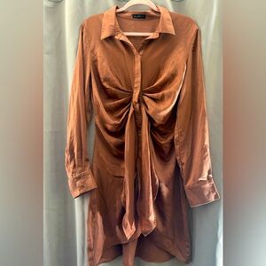 There is no sizing tag but is between 8-10